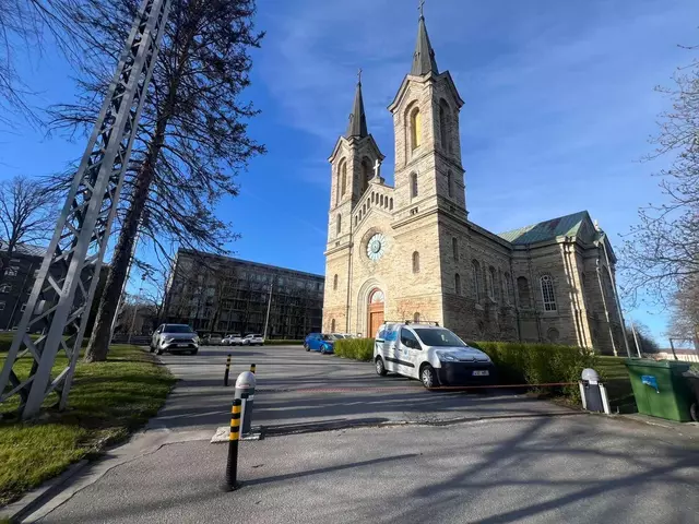 Kett-tõke — EELK Kaarli Kogudus, Toompea, Tallinn