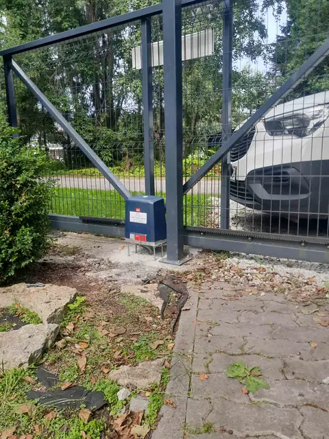 Liugvärav — Eramaja, Harku vald, Harjumaa