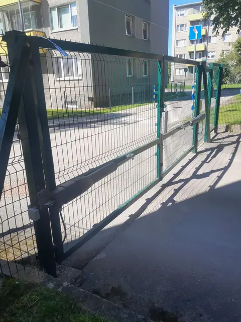 Tiibvärav — Sõle 47A Korteriühistu, Sõle 47A, Tallinn